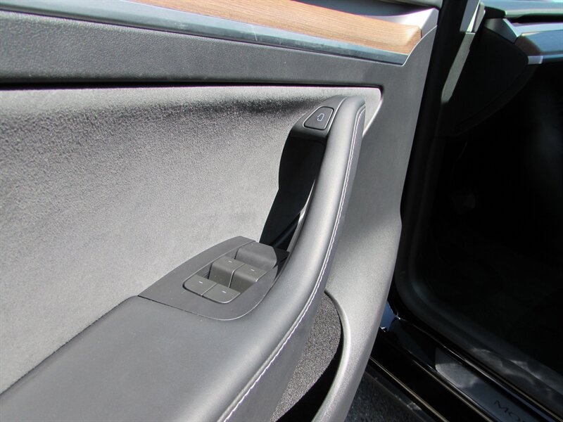 2024 Tesla Model Y Long Range - Photo 21 - Dublin, CA 94568