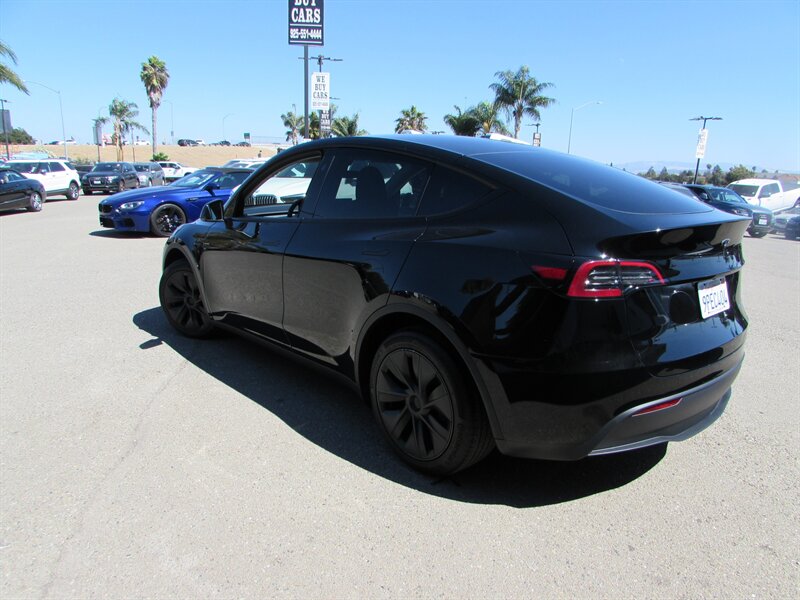 2024 Tesla Model Y Long Range - Photo 5 - Dublin, CA 94568
