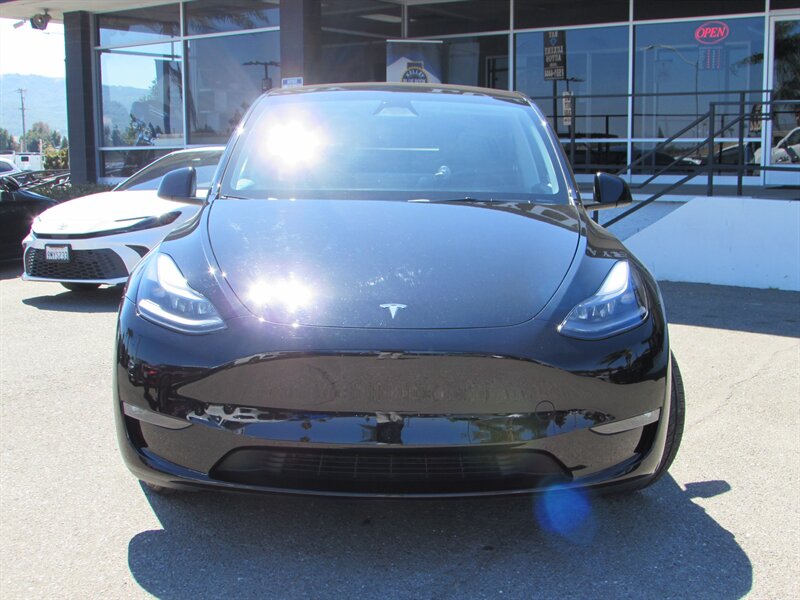 2024 Tesla Model Y Long Range - Photo 2 - Dublin, CA 94568