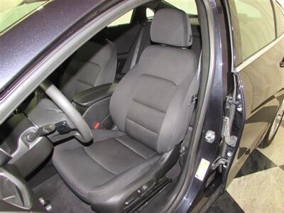 2023 Chevrolet Malibu LT   - Photo 8 - Dublin, CA 94568