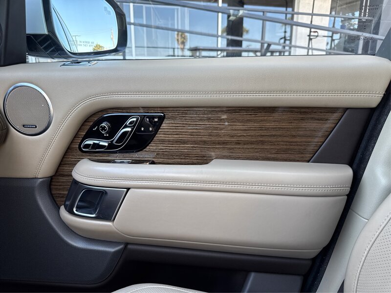 2019 Land Rover Range Rover SuperCharged photo 17