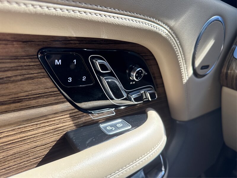 2019 Land Rover Range Rover SuperCharged photo 18