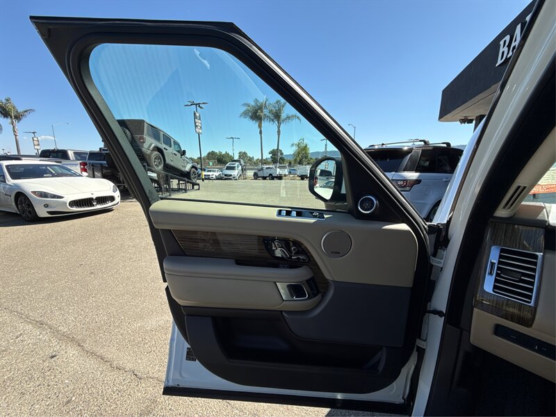 2019 Land Rover Range Rover SuperCharged photo 14