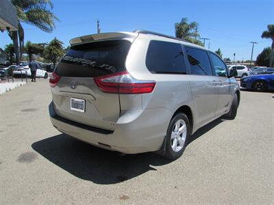 2017 Toyota Sienna LE 8-Passenger - Photo 7 - Dublin, CA 94568