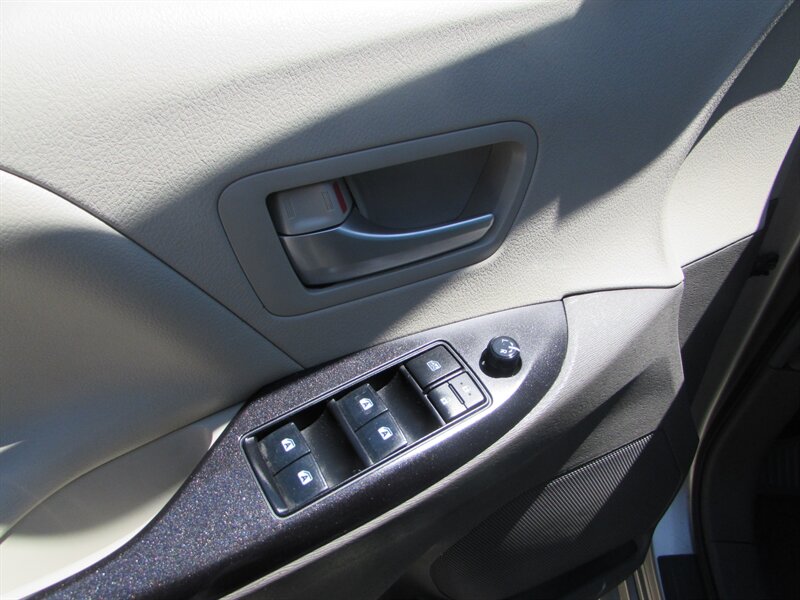 2017 Toyota Sienna LE 8-Passenger - Photo 23 - Dublin, CA 94568