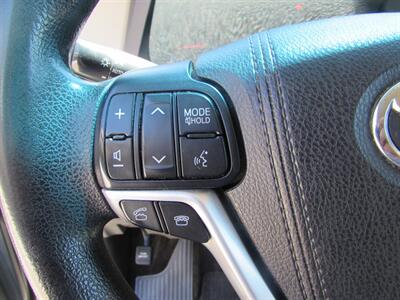 2017 Toyota Sienna LE 8-Passenger - Photo 13 - Dublin, CA 94568