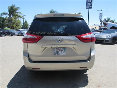 2017 Toyota Sienna LE 8-Passenger - Photo 6 - Dublin, CA 94568