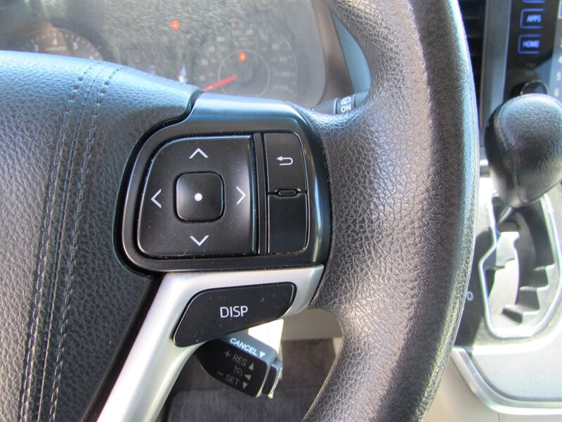 2017 Toyota Sienna LE 8-Passenger - Photo 14 - Dublin, CA 94568