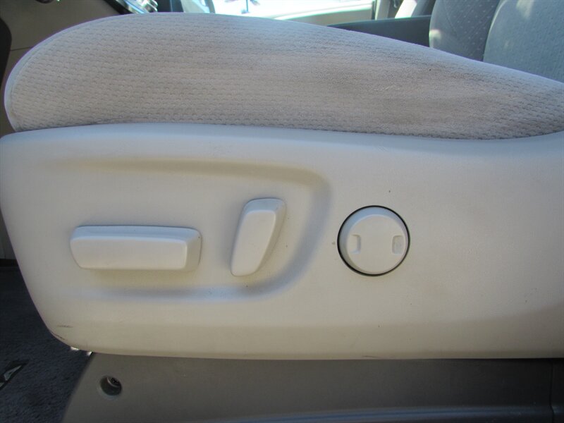 2017 Toyota Sienna LE 8-Passenger - Photo 11 - Dublin, CA 94568