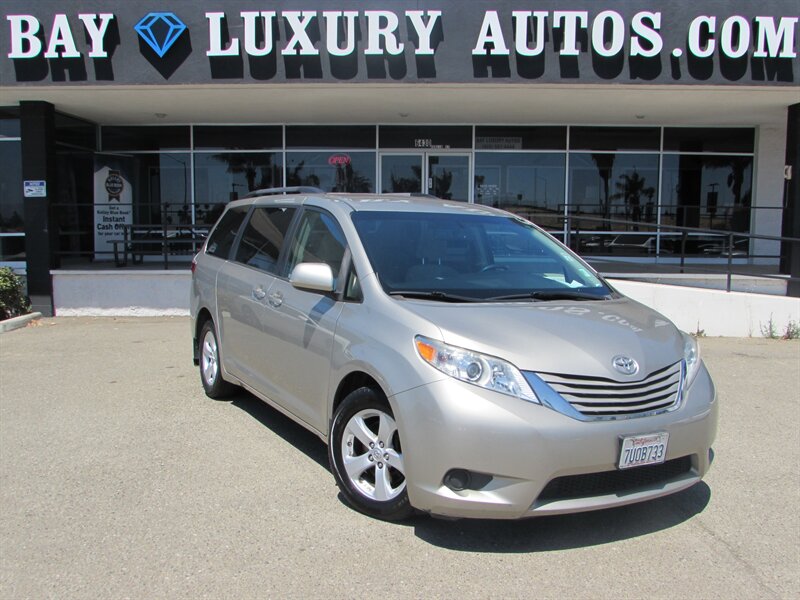 2017 Toyota Sienna LE 8-Passenger   - Photo 1 - Dublin, CA 94568