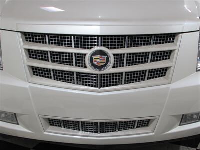 2013 Cadillac Escalade ESV Premium   - Photo 7 - Dublin, CA 94568