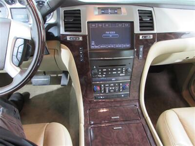 2013 Cadillac Escalade ESV Premium   - Photo 21 - Dublin, CA 94568