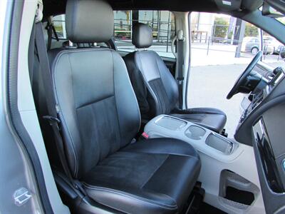 2019 Dodge Grand Caravan SXT   - Photo 23 - Dublin, CA 94568