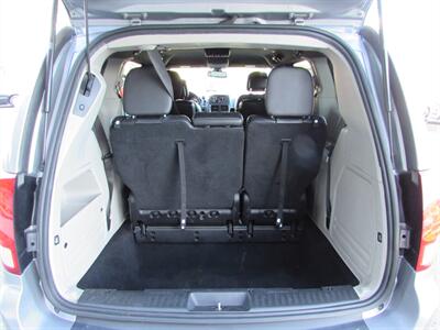 2019 Dodge Grand Caravan SXT   - Photo 18 - Dublin, CA 94568