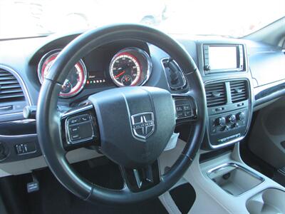 2019 Dodge Grand Caravan SXT   - Photo 8 - Dublin, CA 94568