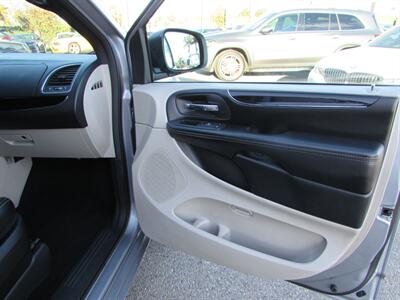 2019 Dodge Grand Caravan SXT   - Photo 22 - Dublin, CA 94568