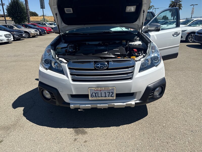 2013 Subaru Outback 3.6R Limited photo 21