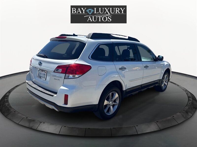 2013 Subaru Outback 3.6R Limited photo 5