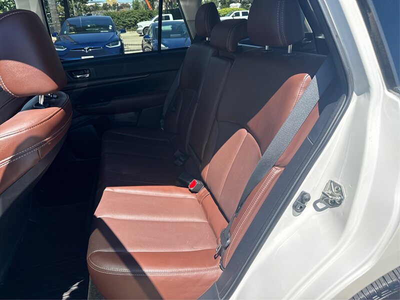 2013 Subaru Outback 3.6R Limited photo 10