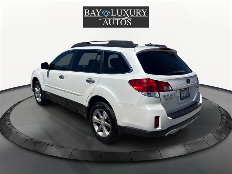 2013 Subaru Outback 3.6R Limited photo 7