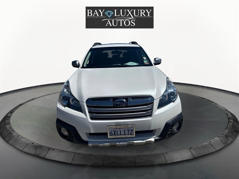 2013 Subaru Outback 3.6R Limited photo 2