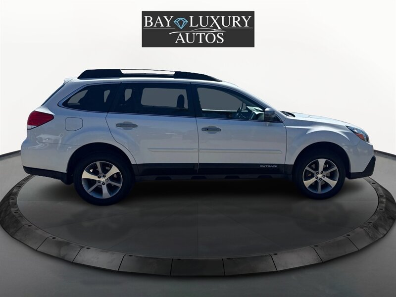 2013 Subaru Outback 3.6R Limited photo 4