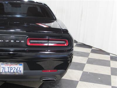 2015 Dodge Challenger SXT   - Photo 10 - Dublin, CA 94568