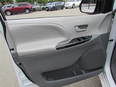 2013 Toyota Sienna LE 8-Passenger   - Photo 7 - Dublin, CA 94568