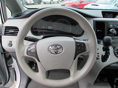 2013 Toyota Sienna LE 8-Passenger   - Photo 10 - Dublin, CA 94568