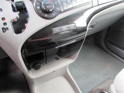 2013 Toyota Sienna LE 8-Passenger   - Photo 19 - Dublin, CA 94568