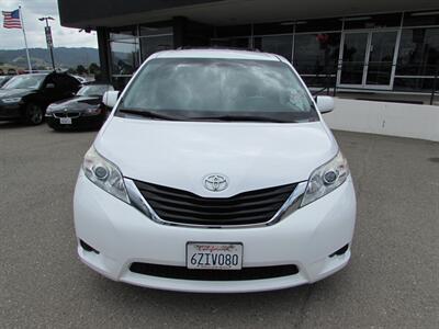 2013 Toyota Sienna LE 8-Passenger   - Photo 2 - Dublin, CA 94568