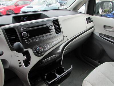 2013 Toyota Sienna LE 8-Passenger   - Photo 14 - Dublin, CA 94568