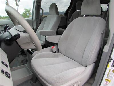 2013 Toyota Sienna LE 8-Passenger   - Photo 8 - Dublin, CA 94568