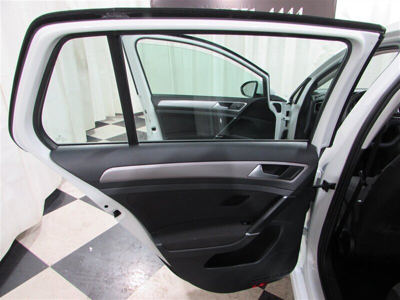 2016 Volkswagen e-Golf SE   - Photo 60 - Dublin, CA 94568