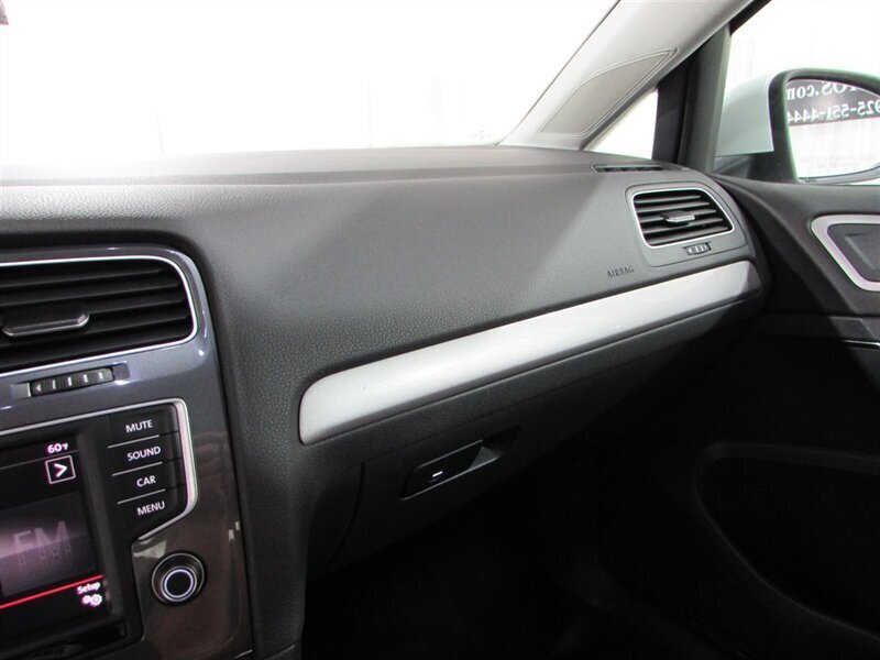 2016 Volkswagen e-Golf SE   - Photo 48 - Dublin, CA 94568