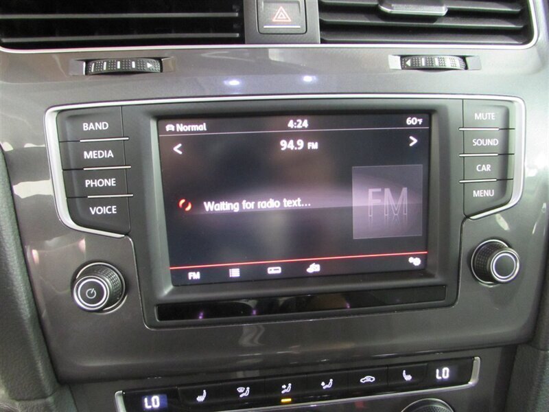 2016 Volkswagen e-Golf SE   - Photo 40 - Dublin, CA 94568