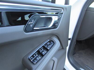 2020 Porsche Macan S   - Photo 7 - Dublin, CA 94568