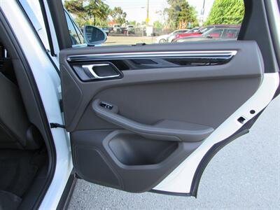 2020 Porsche Macan S   - Photo 24 - Dublin, CA 94568
