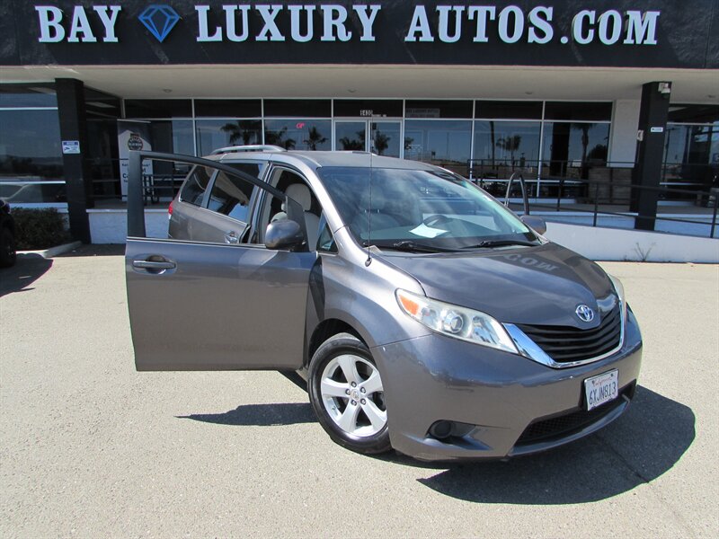 2012 Toyota Sienna LE 8-Passenger - Photo 32 - Dublin, CA 94568