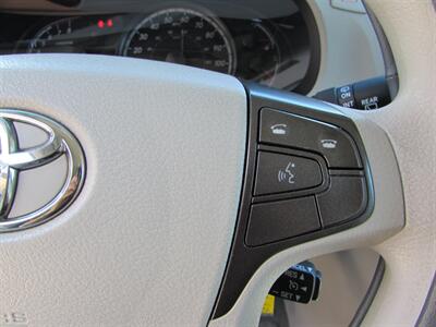 2012 Toyota Sienna LE 8-Passenger - Photo 14 - Dublin, CA 94568