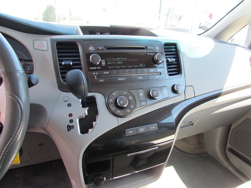 2012 Toyota Sienna LE 8-Passenger - Photo 16 - Dublin, CA 94568