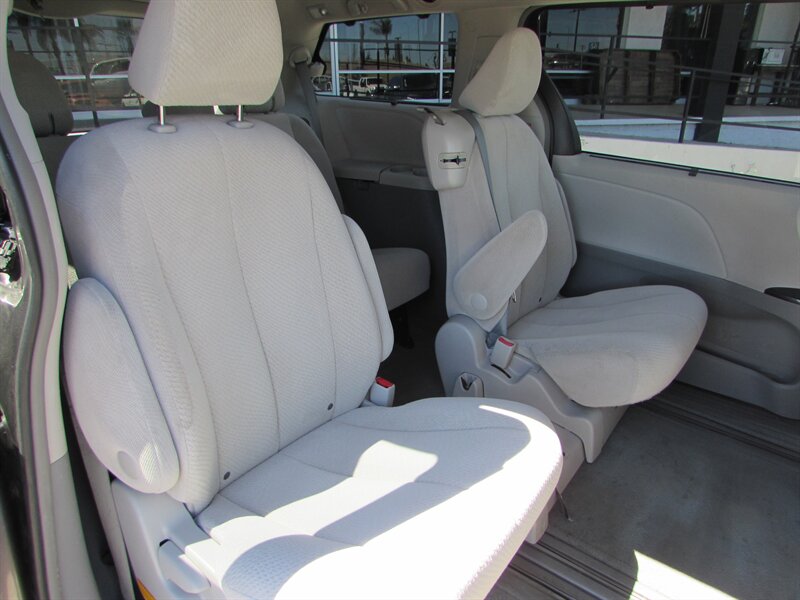 2012 Toyota Sienna LE 8-Passenger - Photo 25 - Dublin, CA 94568