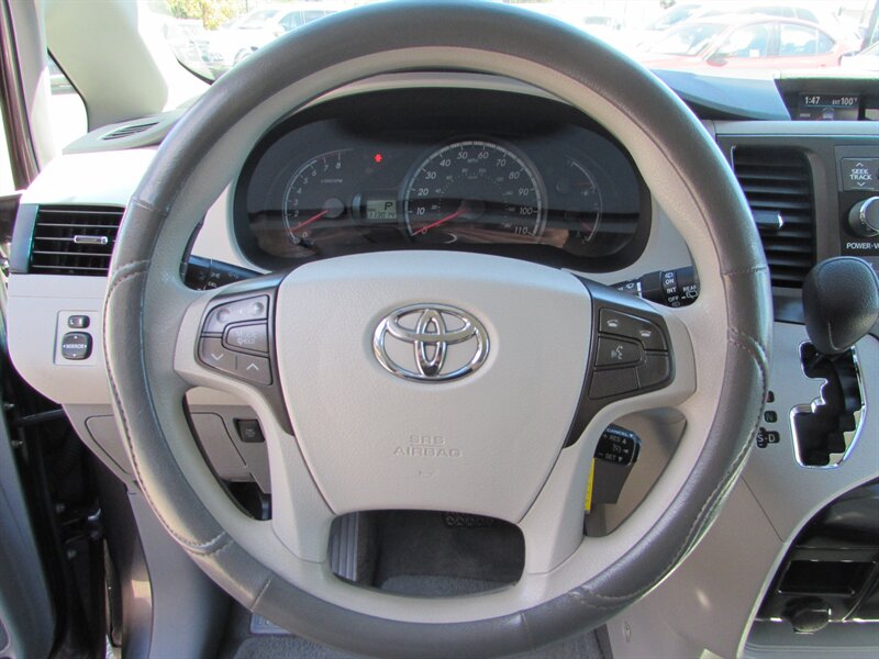 2012 Toyota Sienna LE 8-Passenger - Photo 12 - Dublin, CA 94568