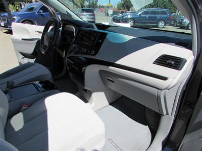 2012 Toyota Sienna LE 8-Passenger - Photo 26 - Dublin, CA 94568