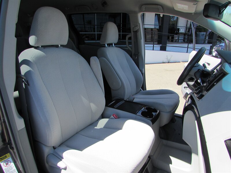 2012 Toyota Sienna LE 8-Passenger - Photo 27 - Dublin, CA 94568