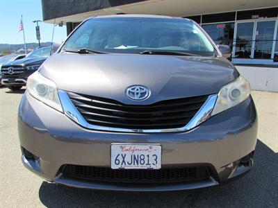 2012 Toyota Sienna LE 8-Passenger - Photo 2 - Dublin, CA 94568