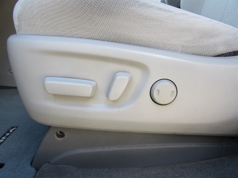 2012 Toyota Sienna LE 8-Passenger - Photo 11 - Dublin, CA 94568