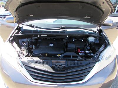 2012 Toyota Sienna LE 8-Passenger - Photo 31 - Dublin, CA 94568
