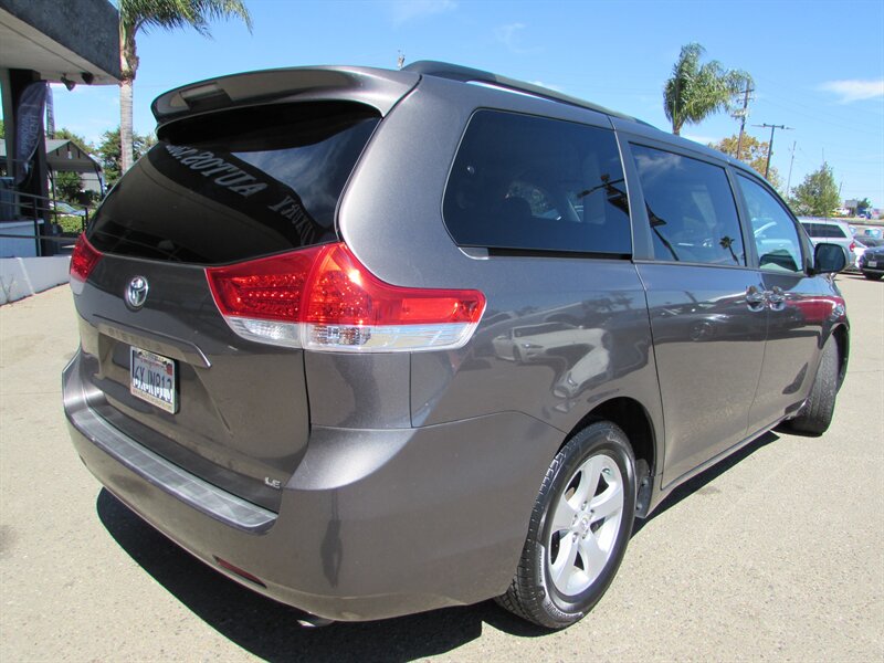 2012 Toyota Sienna LE 8-Passenger - Photo 7 - Dublin, CA 94568