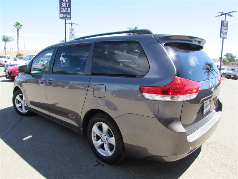 2012 Toyota Sienna LE 8-Passenger - Photo 5 - Dublin, CA 94568